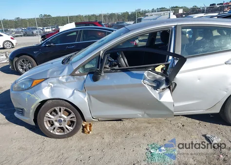 2015 Ford Fiesta Se z USA, uszkodzony, nr VIN 3FADP4EJ9FM148309